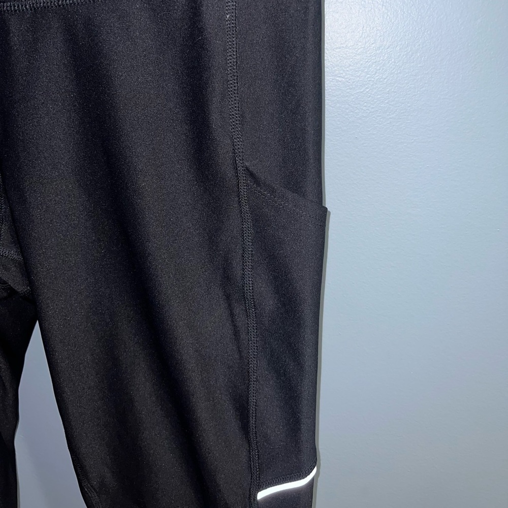 Xersion- Capri compression pants - Picture 3 of 8